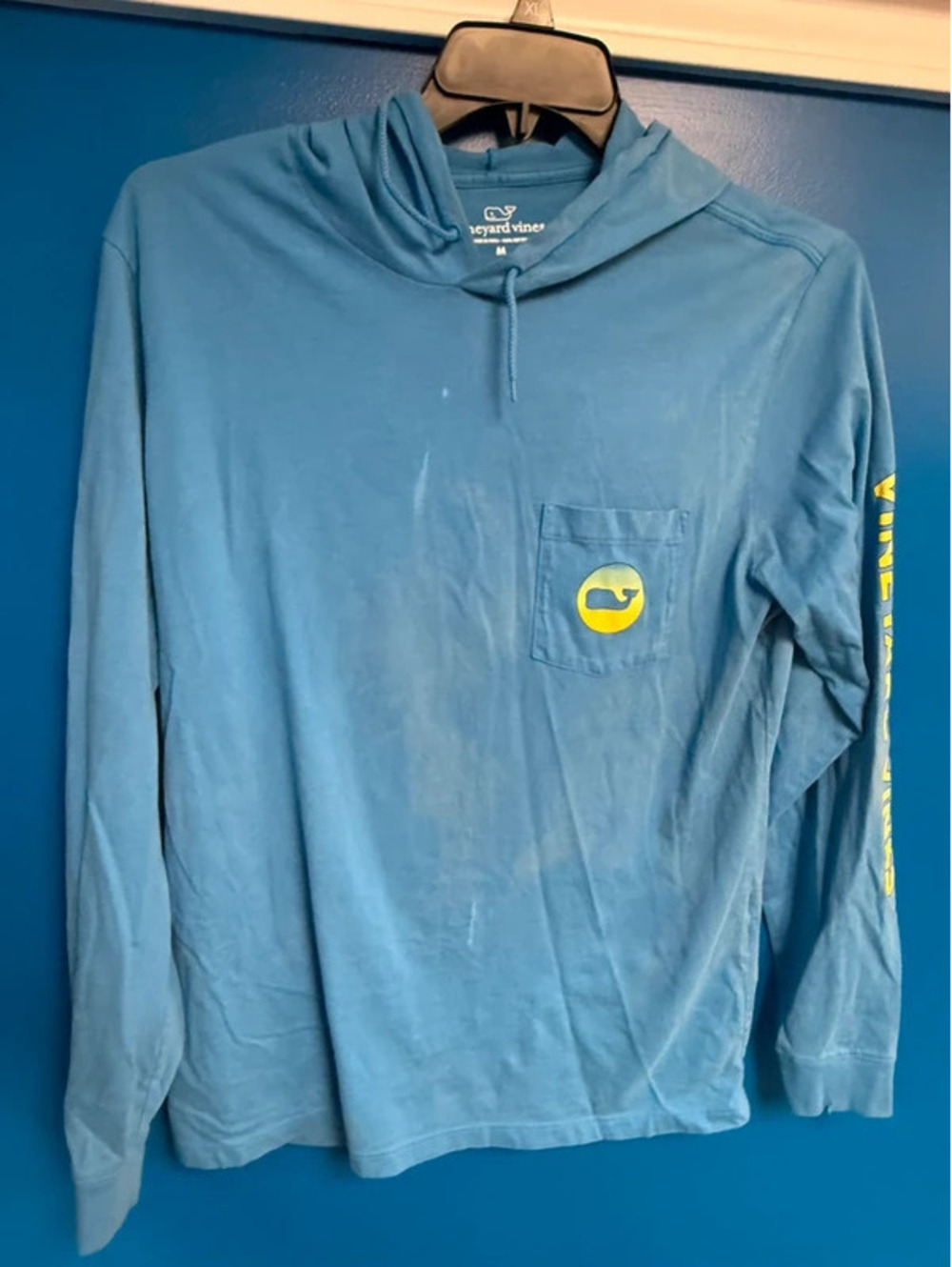 Vineyard Vines Men Medium Blue Long Sleeve Pocket Hoodie Sunset Whale Faded